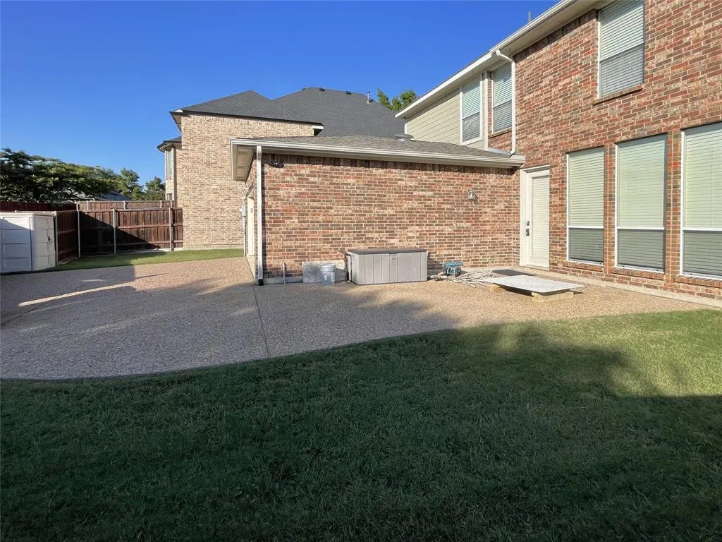 6709 Fountain Grove Drive