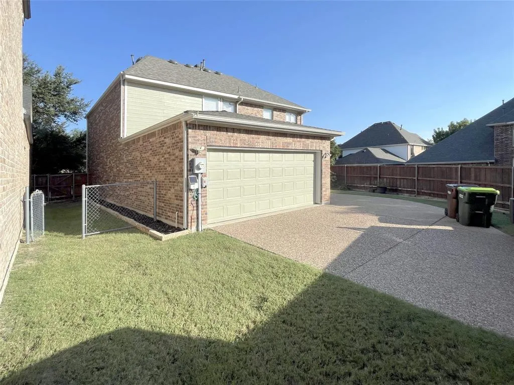 6709 Fountain Grove Drive