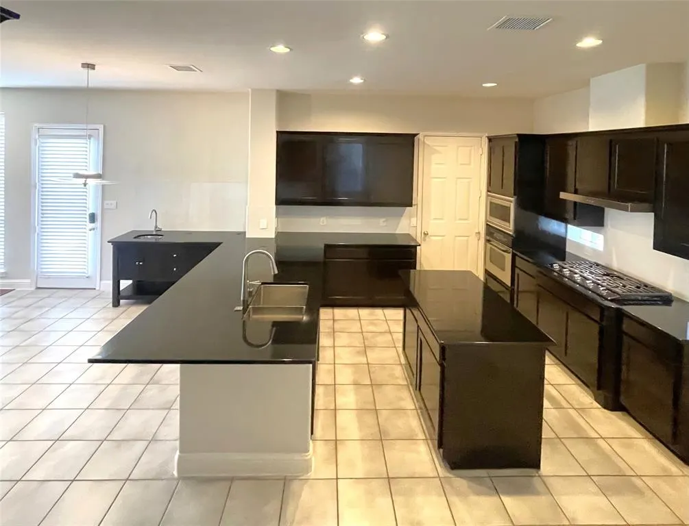 6709 Fountain Grove Drive