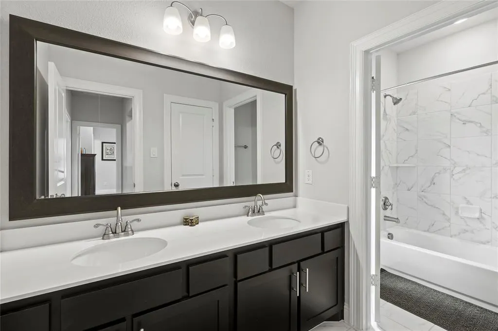 3418 River Trail