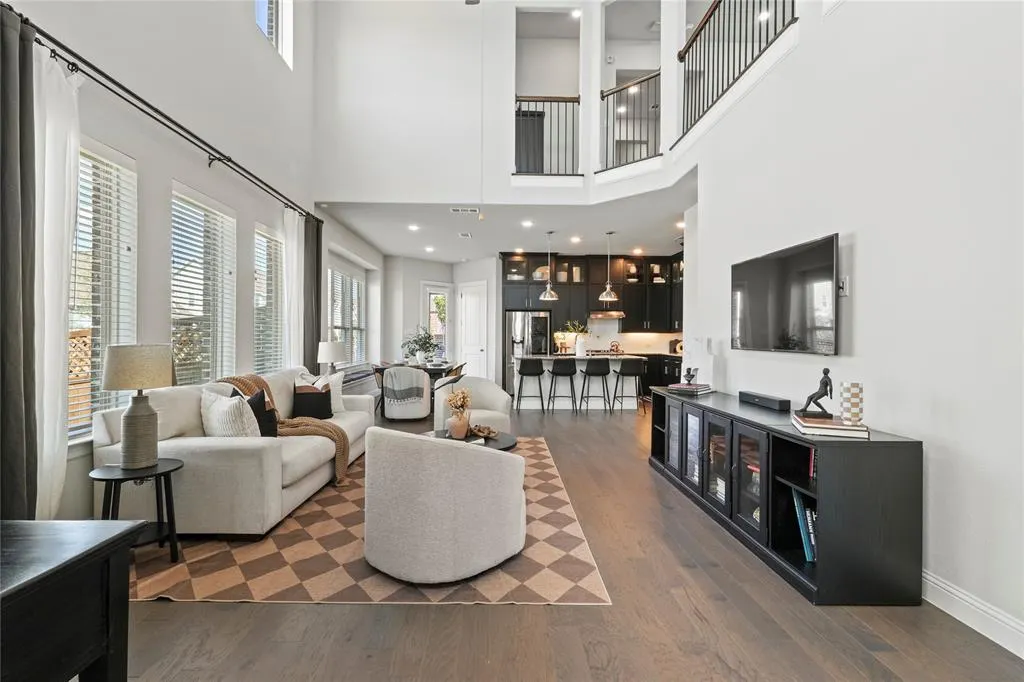 3418 River Trail
