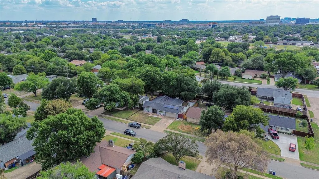 8120 Greenhollow Lane