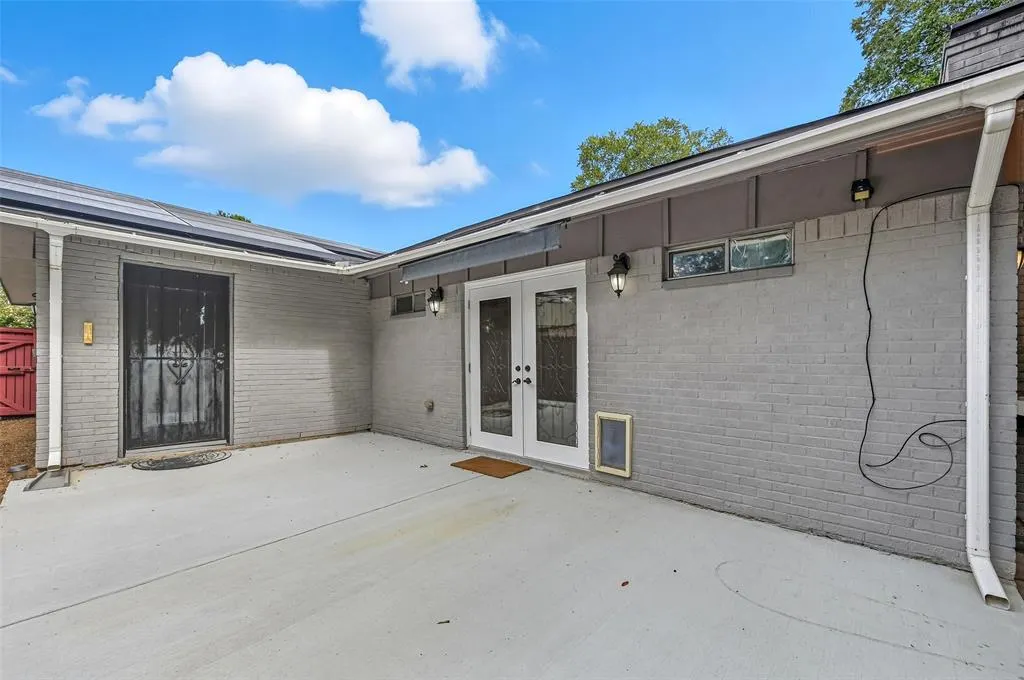 8120 Greenhollow Lane