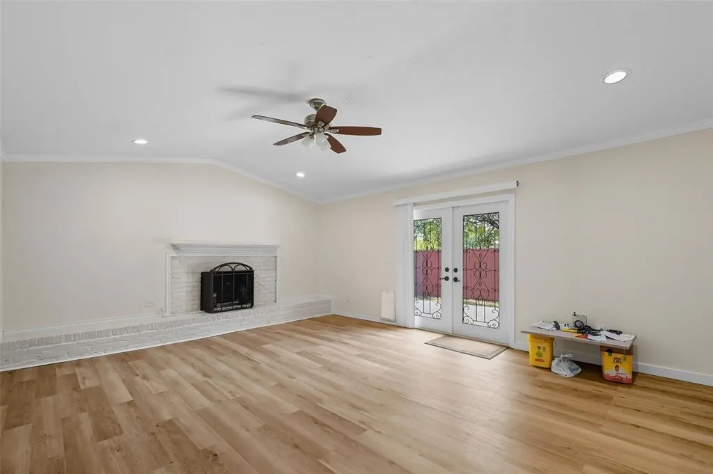 8120 Greenhollow Lane