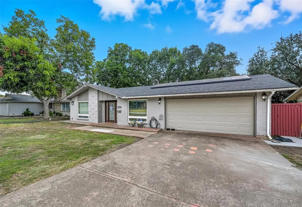 8120 Greenhollow Lane