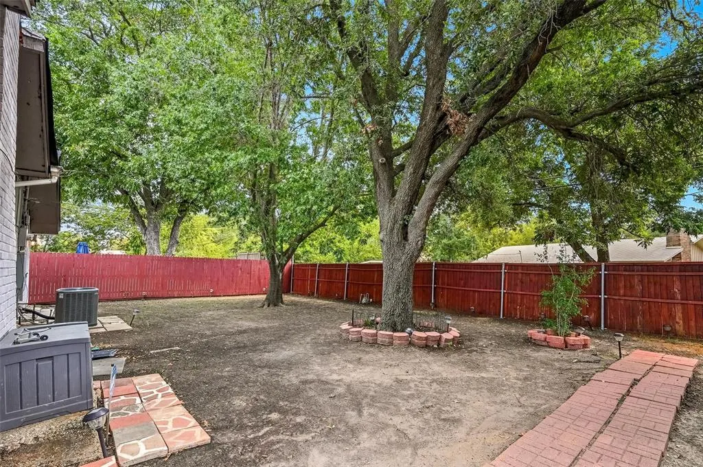 8120 Greenhollow Lane