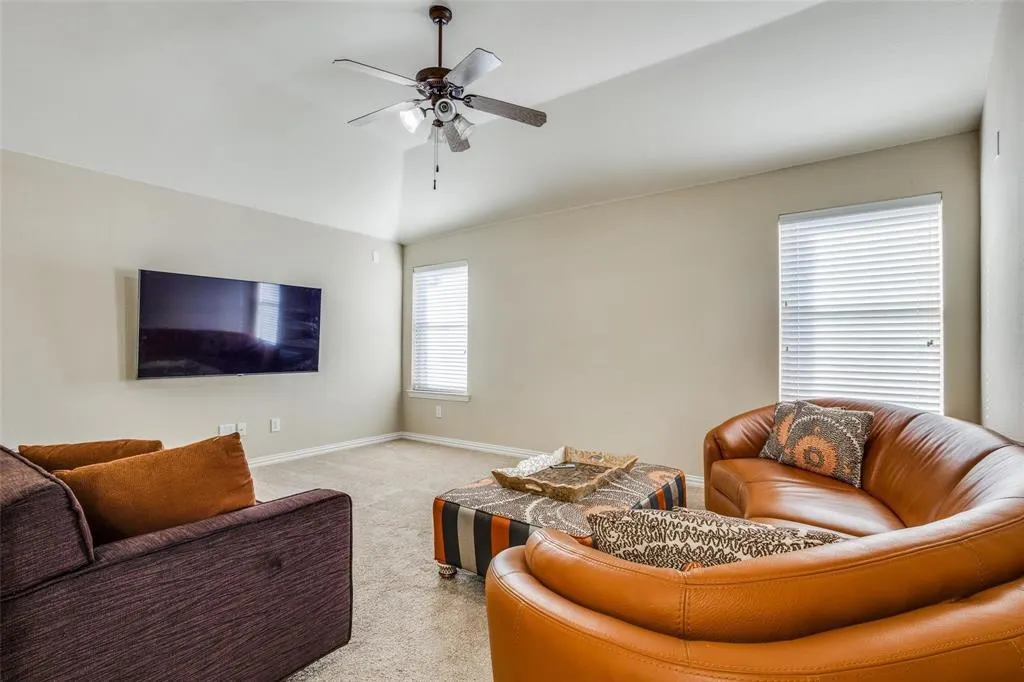8901 Brook Hollow Drive