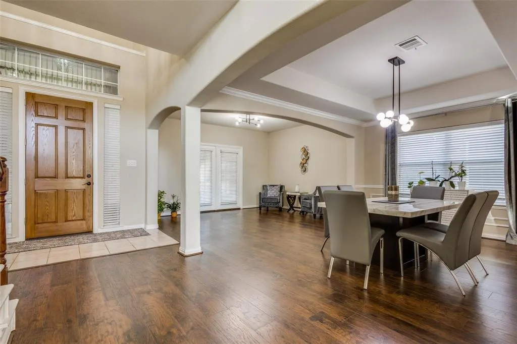 8901 Brook Hollow Drive