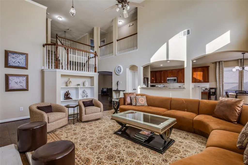 8901 Brook Hollow Drive