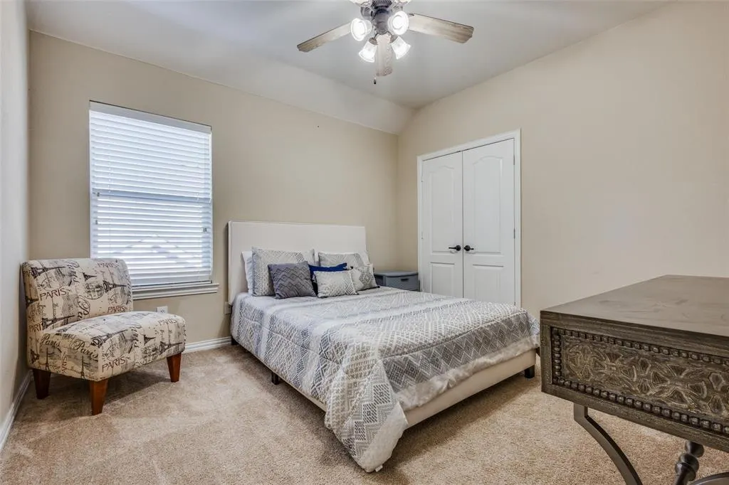 8901 Brook Hollow Drive