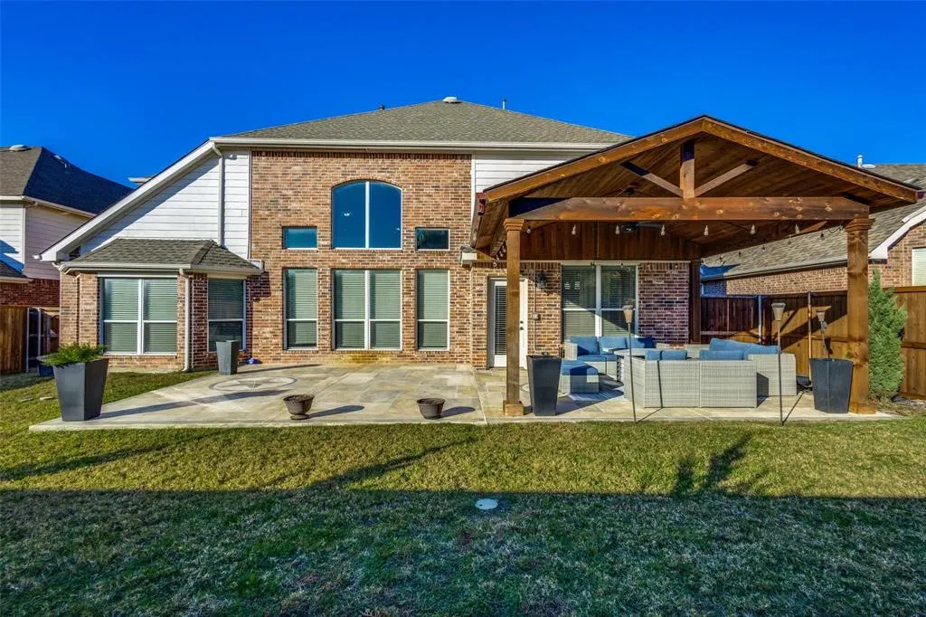 8901 Brook Hollow Drive