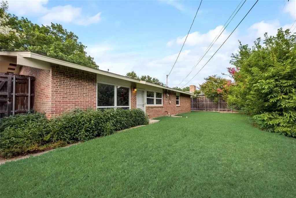 919 Meadow View Drive
