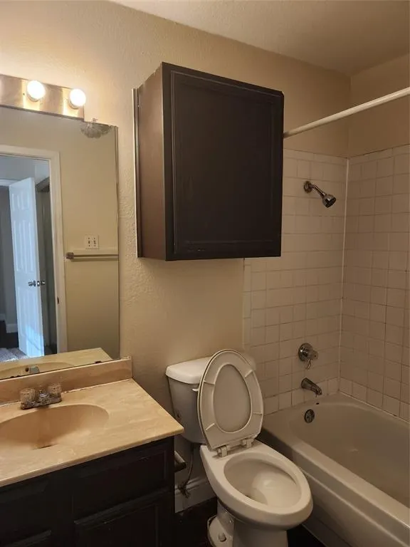 1603 N Garrett Avenue, #204
