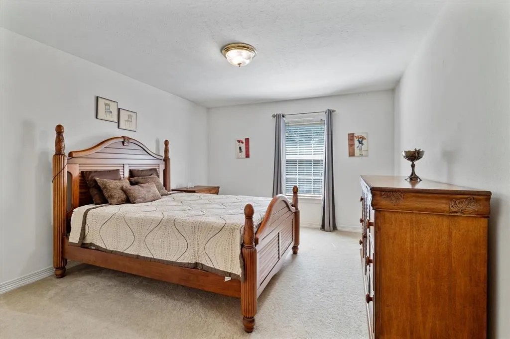 1121 Lakestream Drive