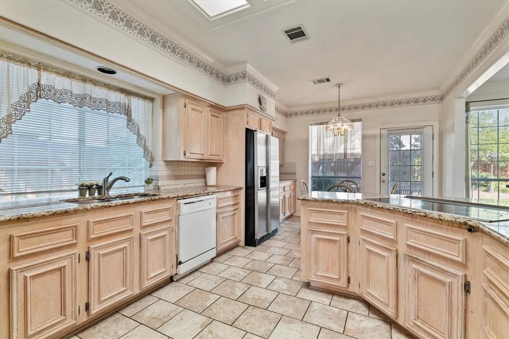 1121 Lakestream Drive