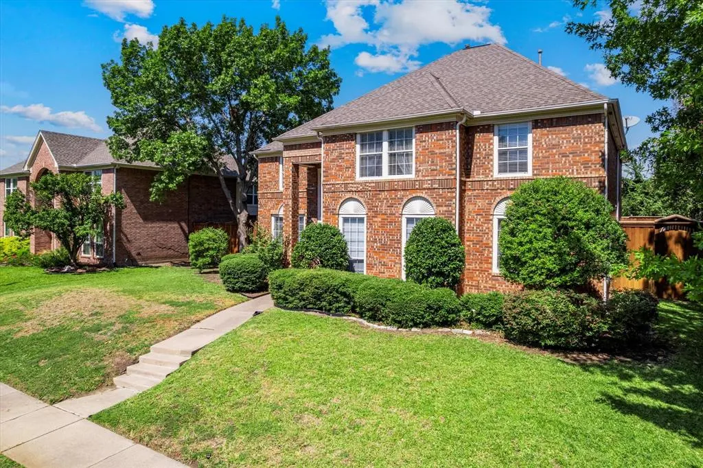 1121 Lakestream Drive