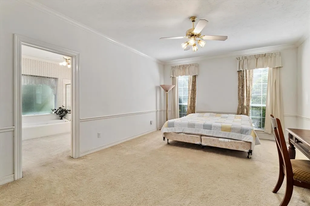 1121 Lakestream Drive