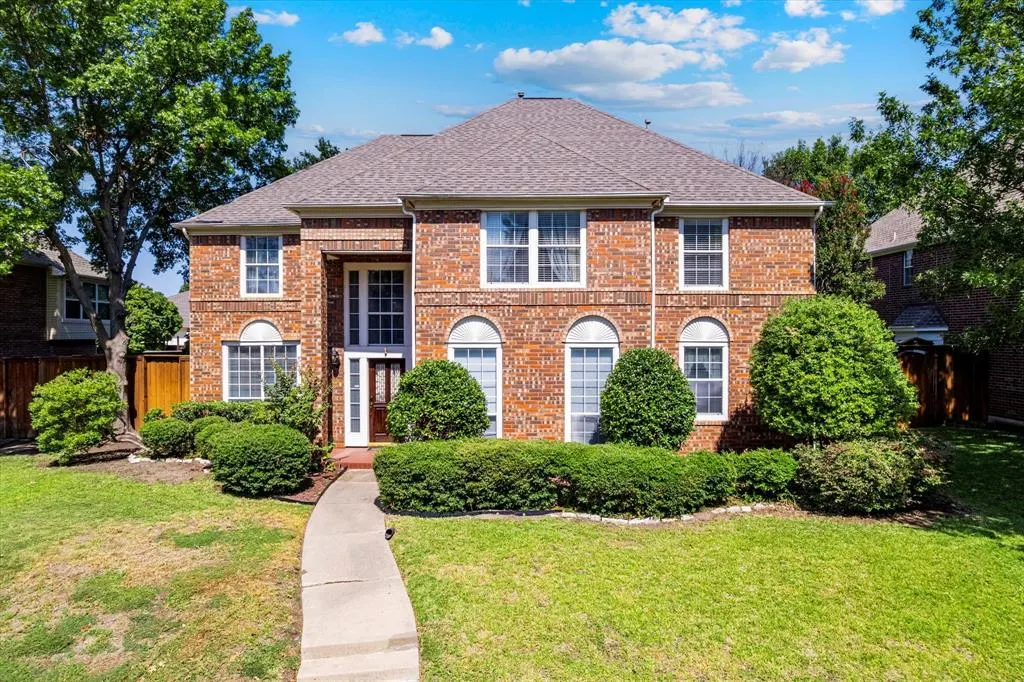 1121 Lakestream Drive