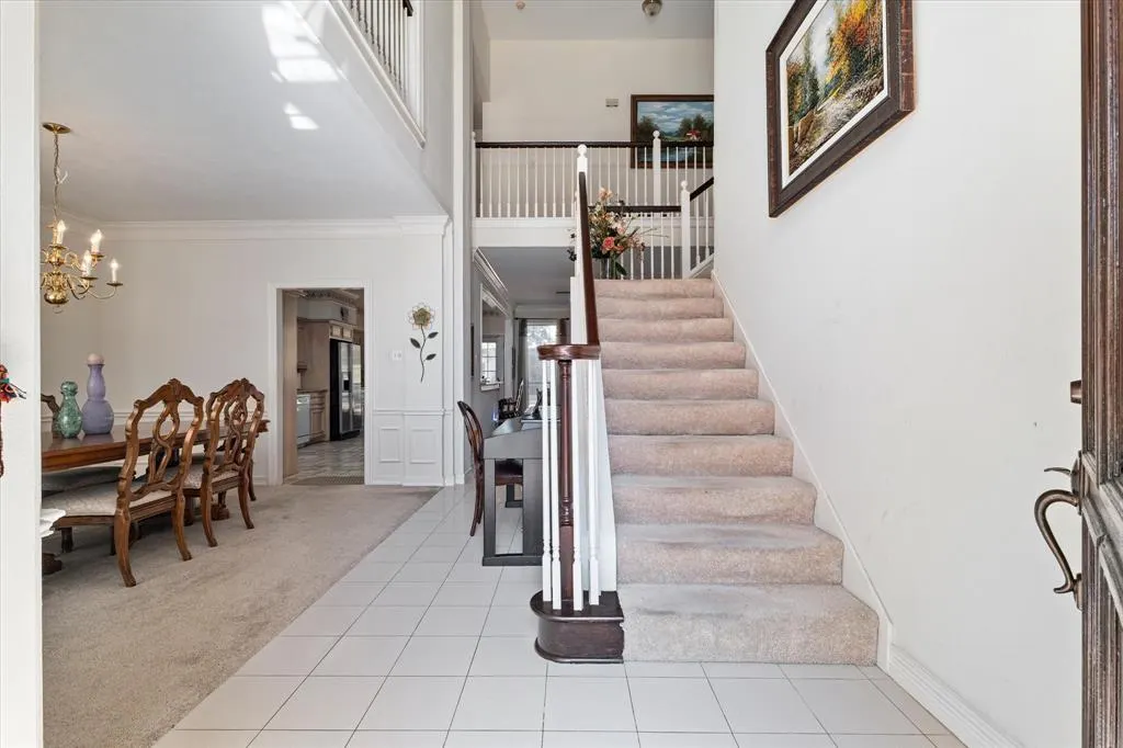 1121 Lakestream Drive