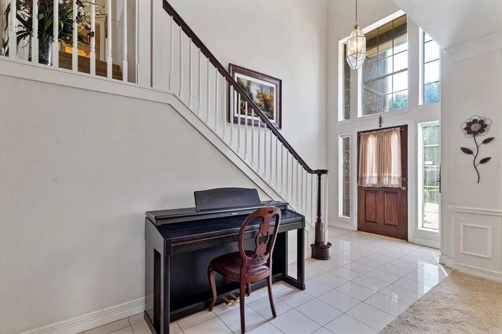 1121 Lakestream Drive