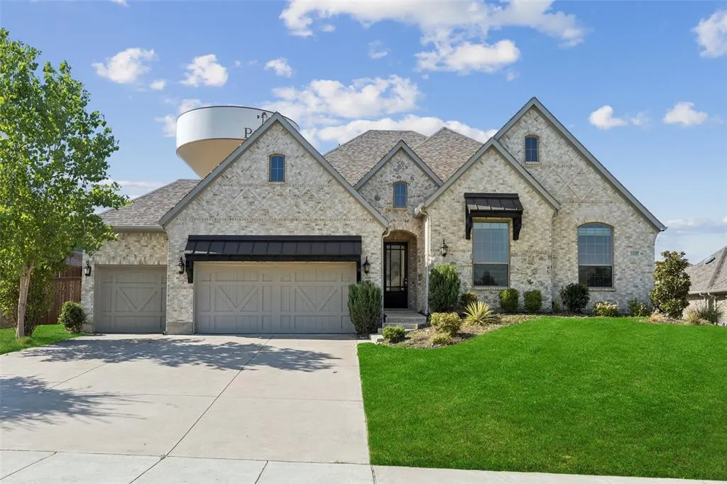 1840 Shavano Way