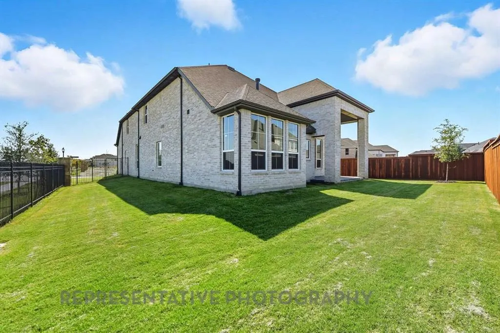 4401 Daisy Lane