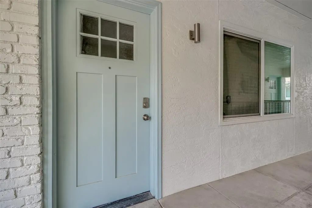 5444 Gaston Avenue