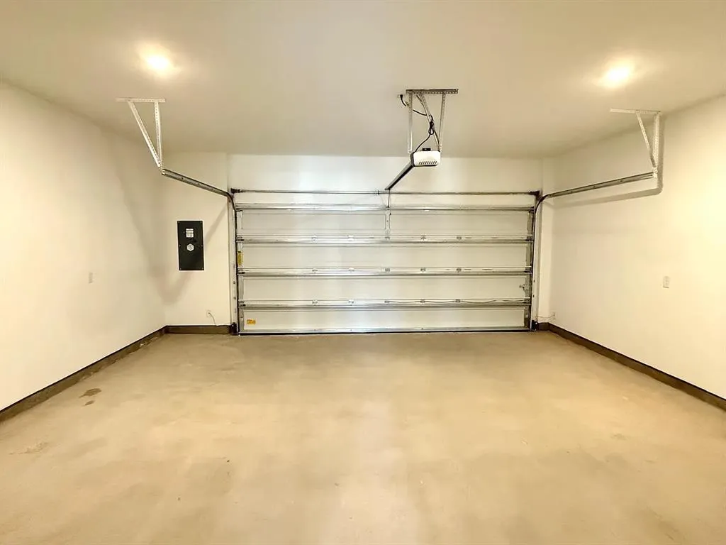 2556 Campden Mews