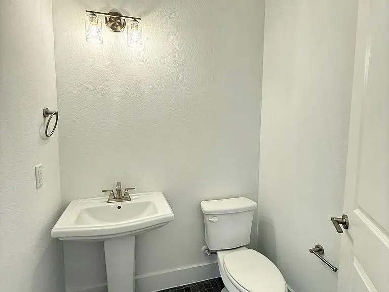2556 Campden Mews