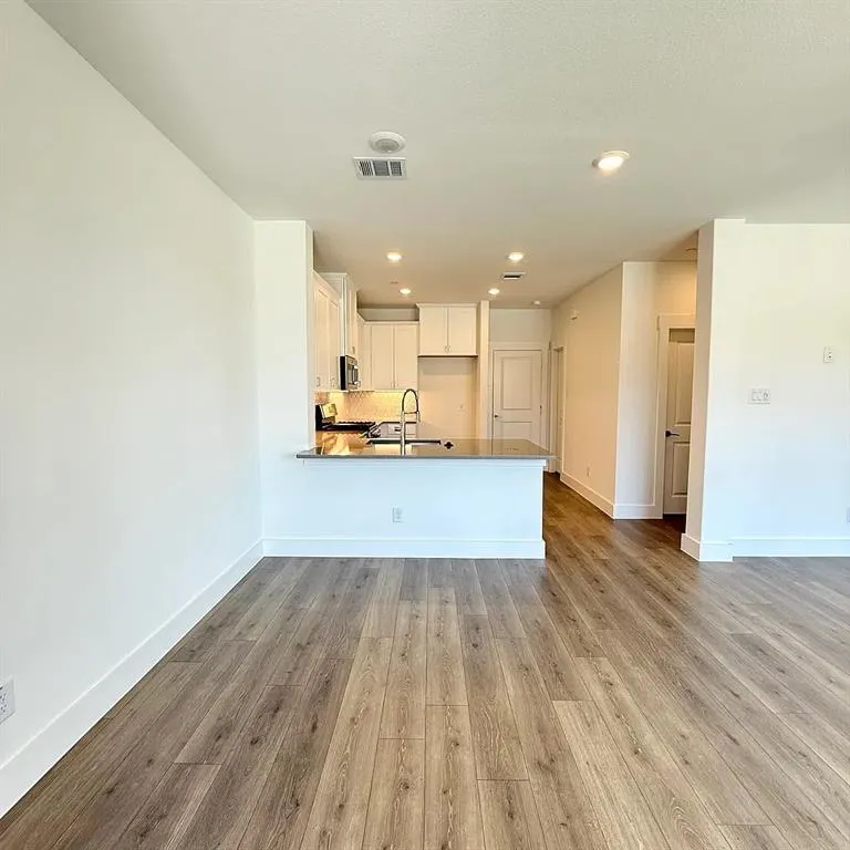 2556 Campden Mews