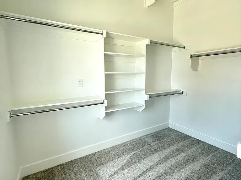 2556 Campden Mews