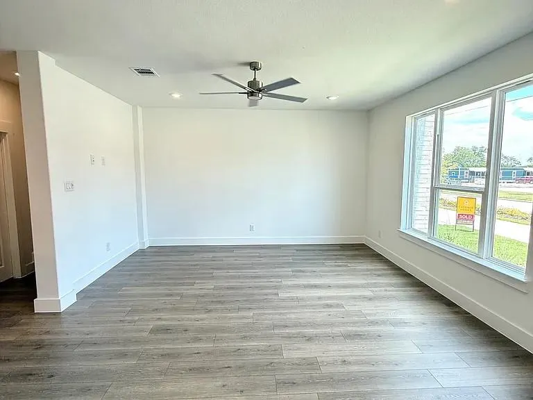2556 Campden Mews