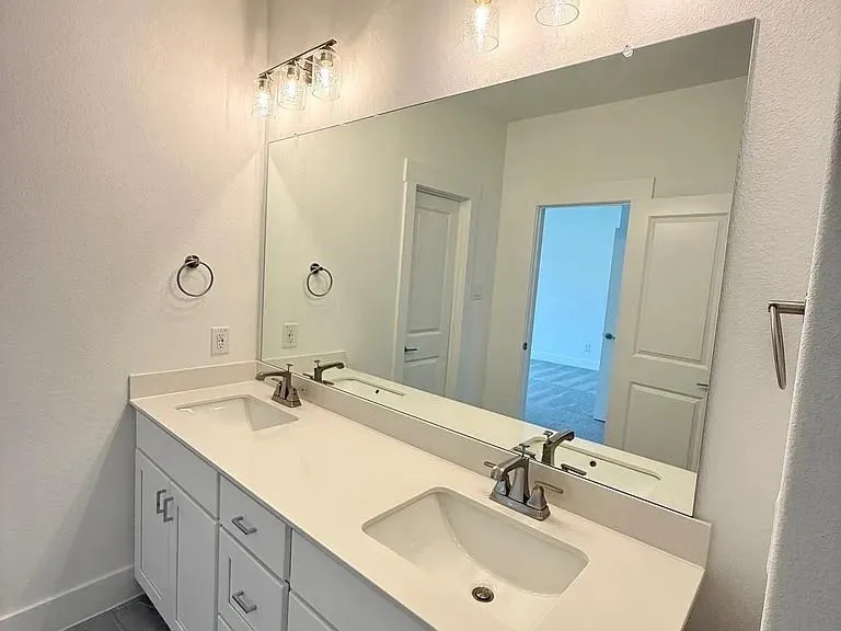 2556 Campden Mews