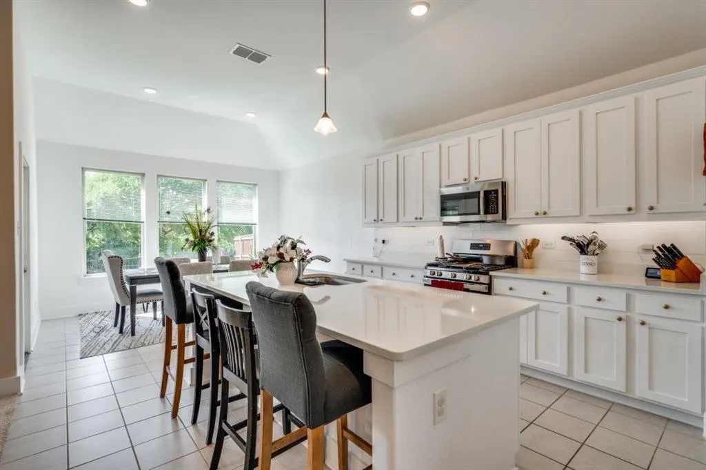 1224 Villalonga Drive