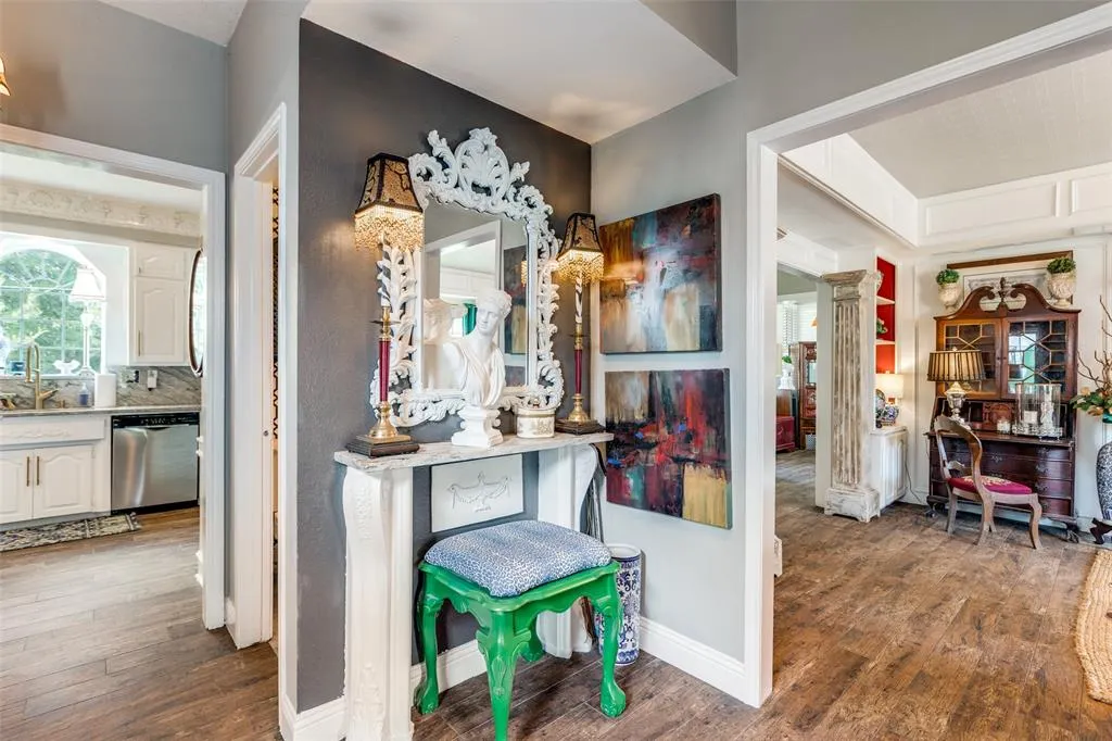 44 Meadowcreek Drive