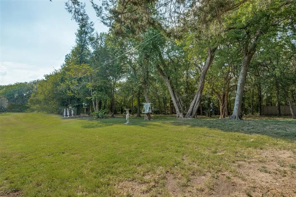 44 Meadowcreek Drive