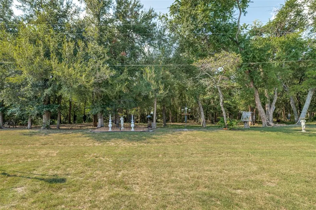 44 Meadowcreek Drive