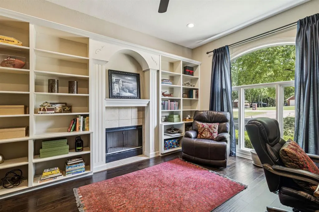 3803 Fishermans Cove
