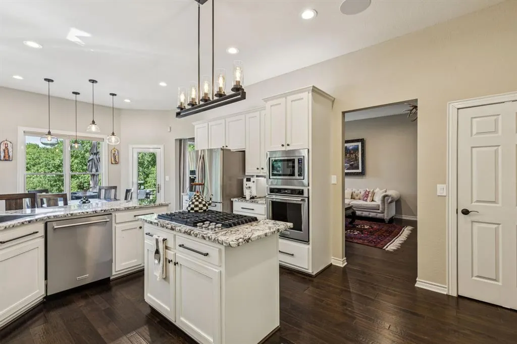 3803 Fishermans Cove