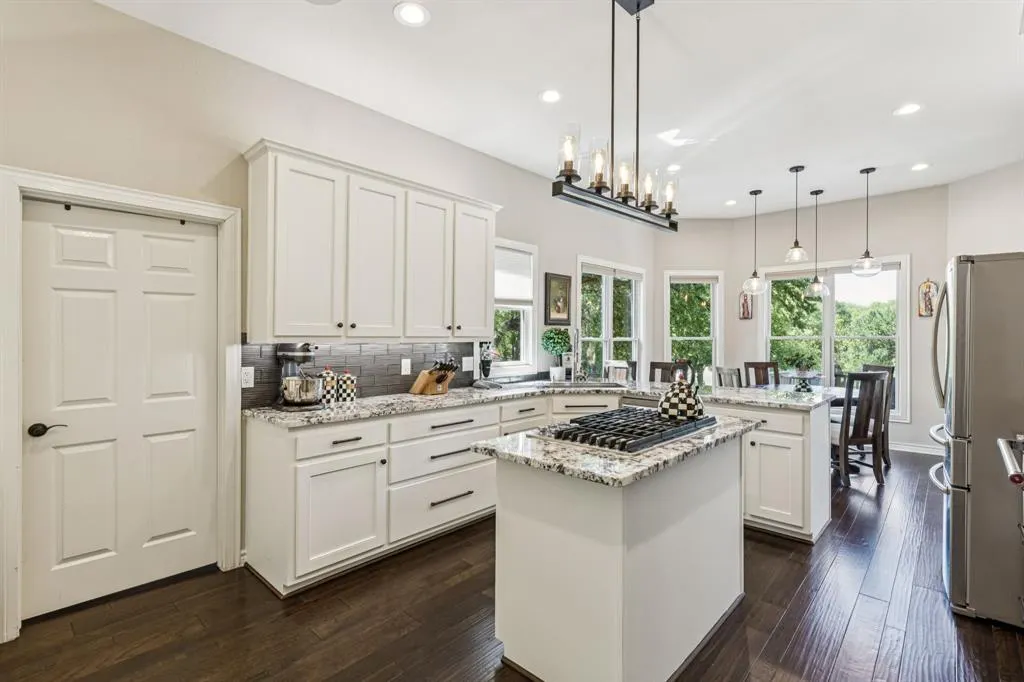 3803 Fishermans Cove