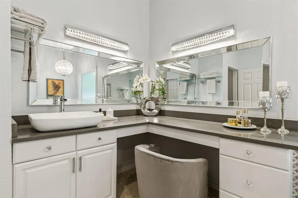 3803 Fishermans Cove