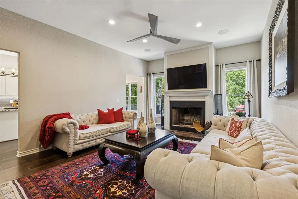 3803 Fishermans Cove