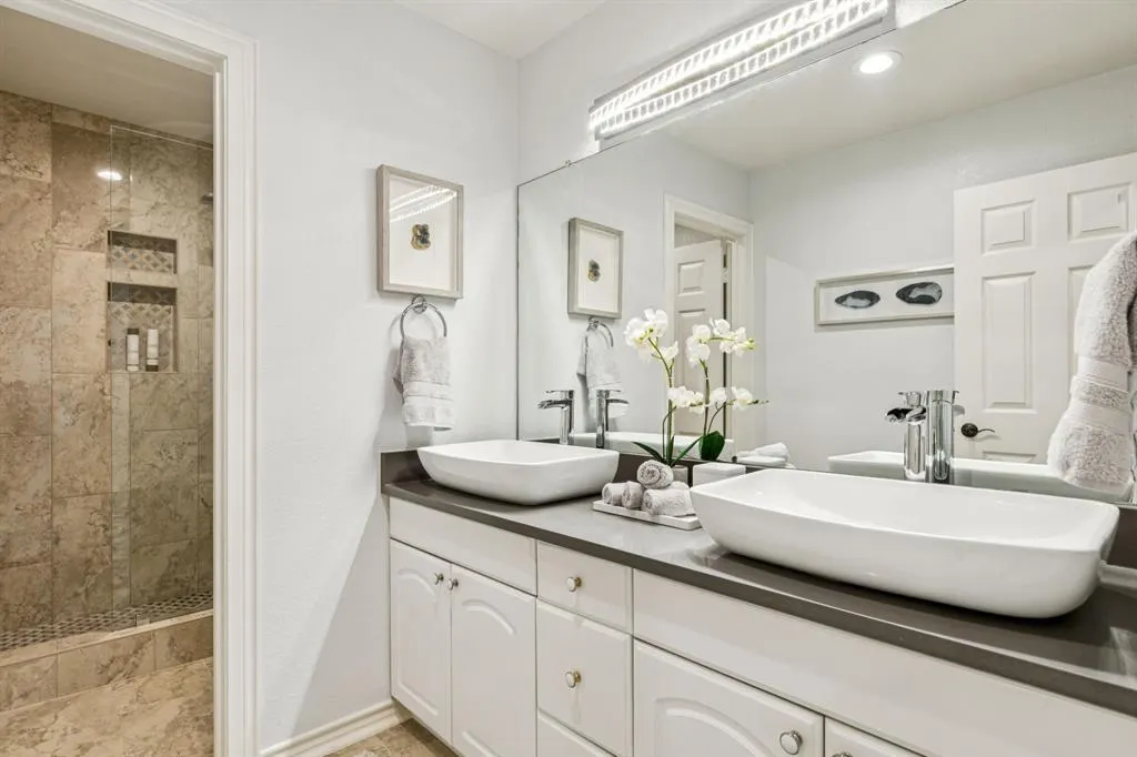 3803 Fishermans Cove
