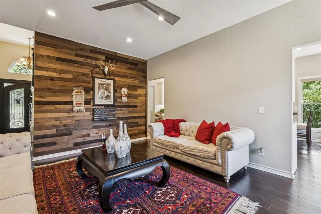 3803 Fishermans Cove