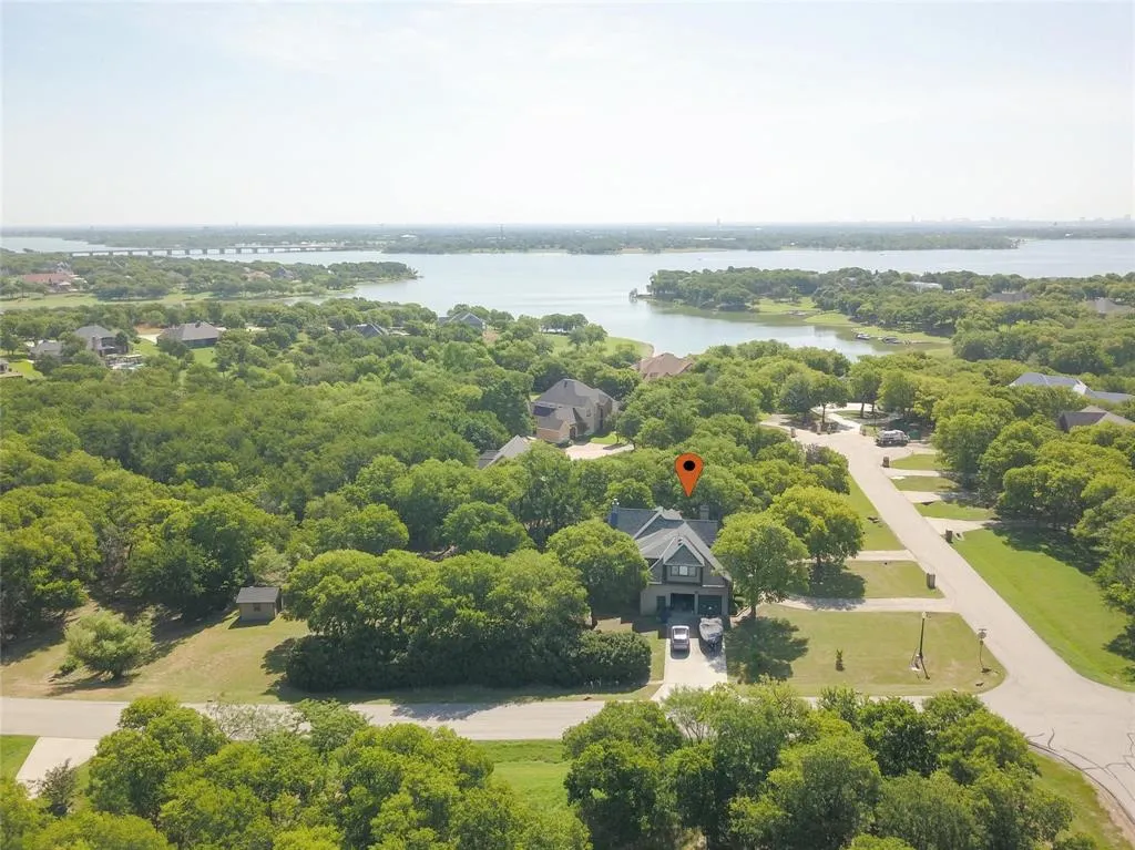 3803 Fishermans Cove