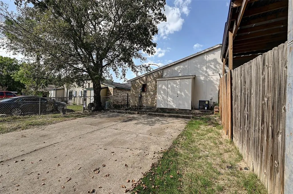 9556 Gonzales Drive