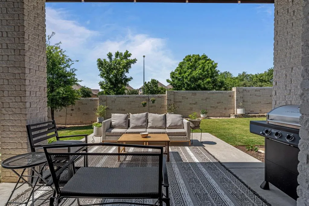 2424 Song Sparrow Lane