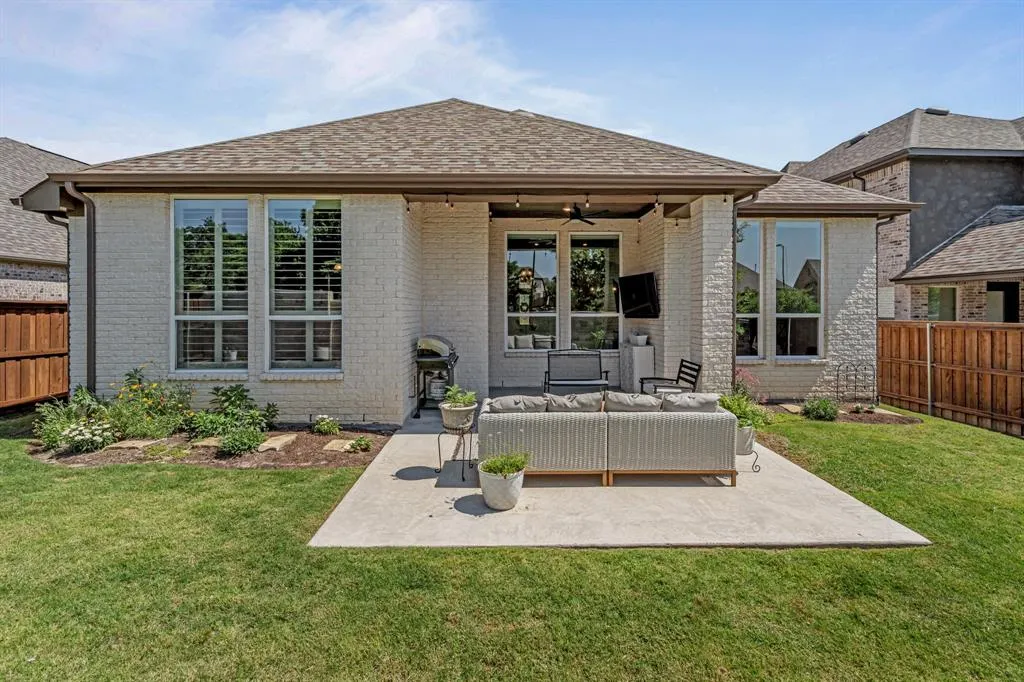 2424 Song Sparrow Lane