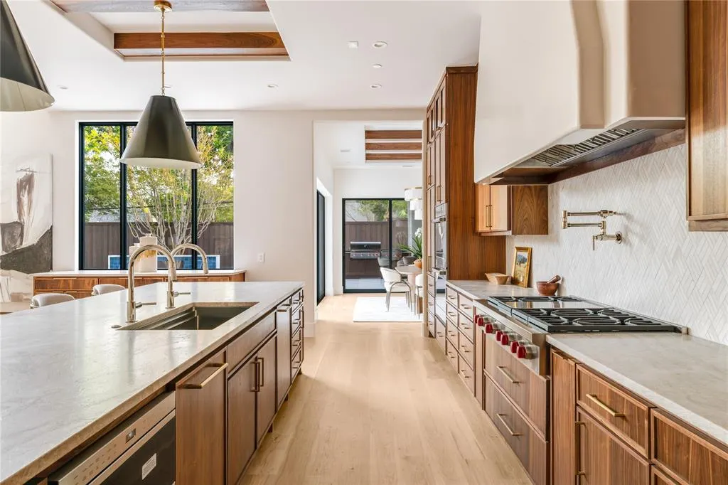 6814 Glendora