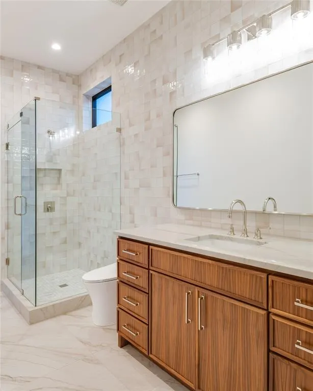 6814 Glendora